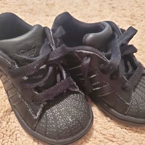 Black adidas original size 6k